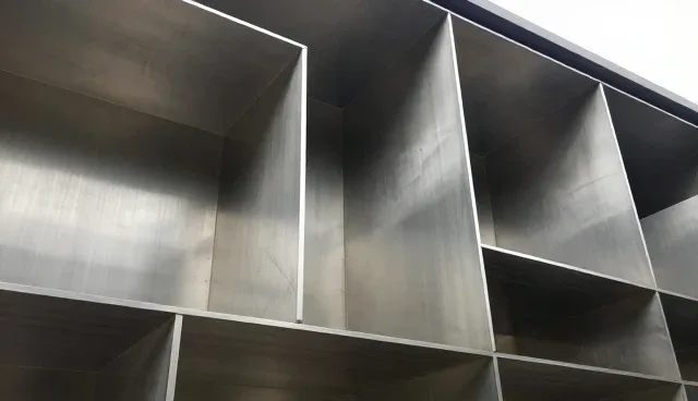 品牌视觉设计在新零售场景中的应用与价值